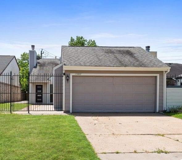 property at 11847 Plumbrook Dr