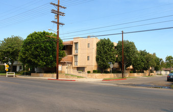 5304 Kester Ave in Sherman Oaks, CA - Building Photo - Building Photo