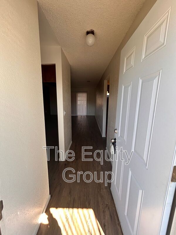 2434 W Caldwell Ave in Visalia, CA - Building Photo - Building Photo