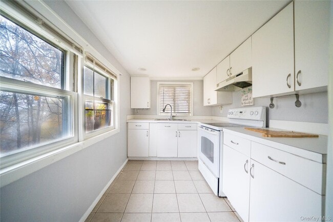 126 Tanglewylde Rd in Putnam Valley, NY - Building Photo - Building Photo