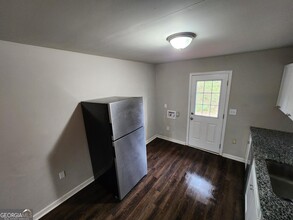 217 Greenbriar Dr-Unit -A in Cedartown, GA - Building Photo - Building Photo