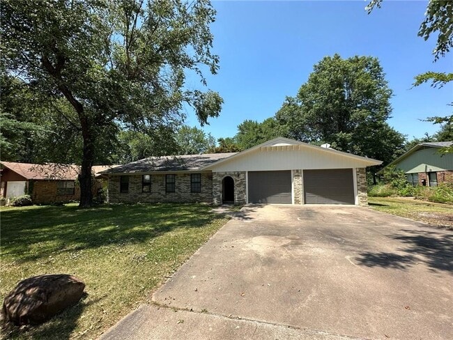 property at 2147 Loren Cir