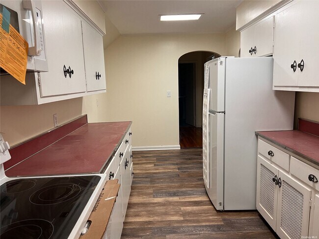3256 Long Beach Rd in Oceanside, NY - Building Photo - Building Photo