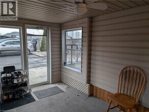 101 Centennial Pkwy S in Hamilton, ON - Building Photo - Building Photo