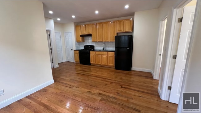 673 Watkins St in Brooklyn, NY - Building Photo - Building Photo