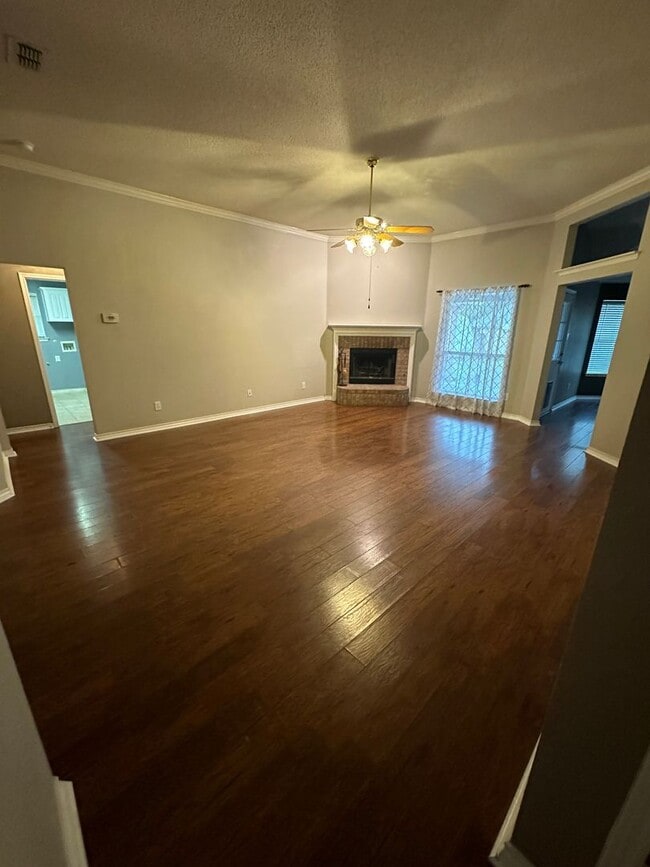 6400 Harmonson Rd in North Richland Hills, TX - Building Photo - Building Photo