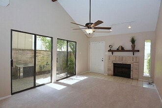 3168 Windchase Blvd in Houston, TX - Building Photo - Building Photo