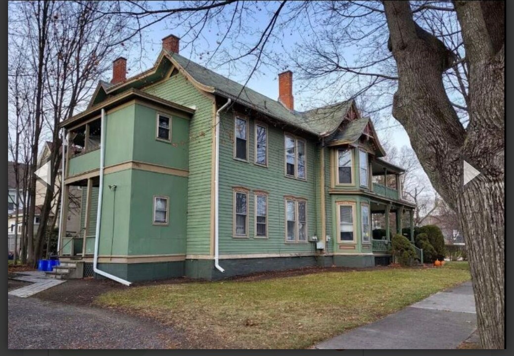 410 Maple Ave in Elmira, NY - Foto de edificio