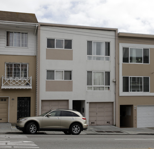 3925 Mission St in San Francisco, CA - Foto de edificio - Building Photo