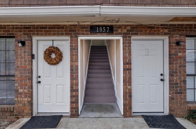 1957 Darryl Dr in Tallahassee, FL - Foto de edificio - Building Photo