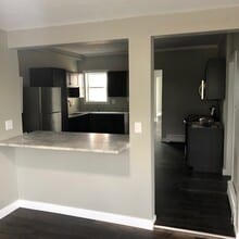 104 S Main St, Unit B in Albany, IL - Building Photo - Building Photo