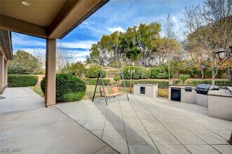 6 Holly Tree Ct in Henderson, NV - Building Photo - Building Photo