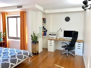 2130 Massachusetts Ave, Unit 3b in Cambridge, MA - Building Photo - Building Photo