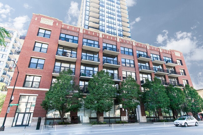 property at 210 S Desplaines St