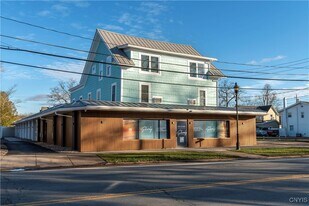1104 Main St in Sylvan Beach, NY - Building Photo