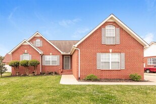 214 Quanah Parker Trail in Murfreesboro, TN - Building Photo