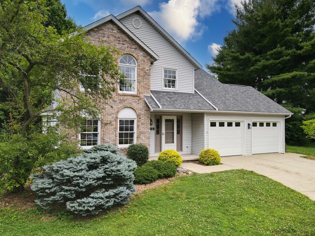 property at 902 S Rainier Ct