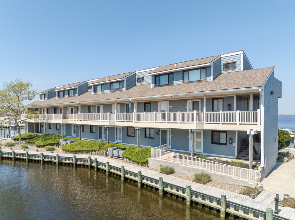 Docksider on Barnegat Bay in Seaside Heights, NJ - Building Photo