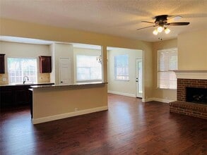 1905 Torrey Pine Dr in Flower Mound, TX - Foto de edificio - Building Photo