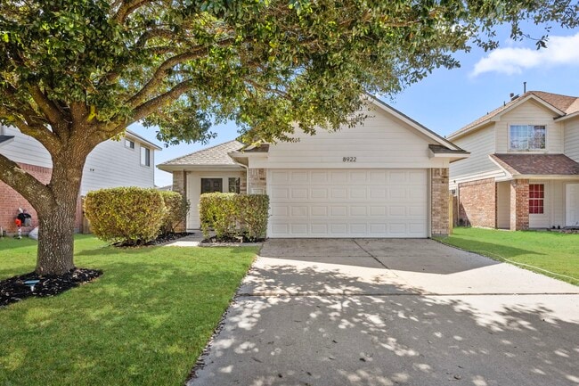 property at 8922 Aspen Trace Ln