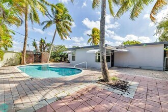 511 SE 13th Ct in Deerfield Beach, FL - Building Photo - Building Photo