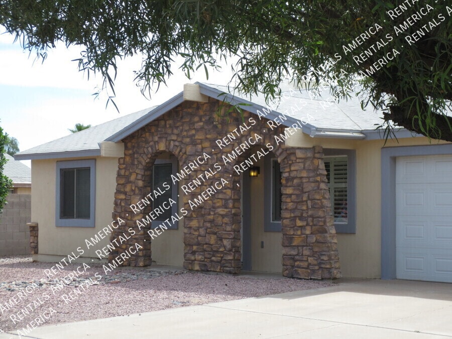 13410 N 41st Pl in Phoenix, AZ - Building Photo