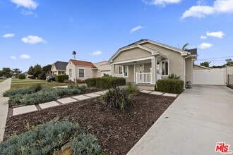 3807 W 59th Pl in Los Angeles, CA - Building Photo - Building Photo