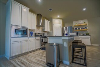 2855 Kennet Manor Dr in Houston, TX - Building Photo - Building Photo