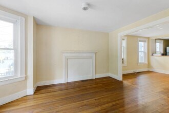 21 Florence St, Unit 1 in Cambridge, MA - Building Photo - Building Photo
