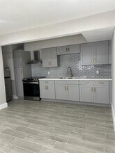 8005 Bowen St in Houston, TX - Building Photo - Building Photo