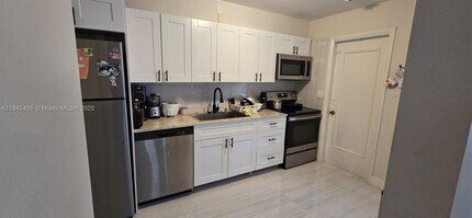 1832 Rodman St in Hollywood, FL - Building Photo - Building Photo