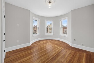 921-923-923 E Broadway in Boston, MA - Building Photo - Building Photo