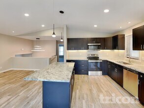 14150 Rolling Oaks Cir NE in Prior Lake, MN - Building Photo - Building Photo