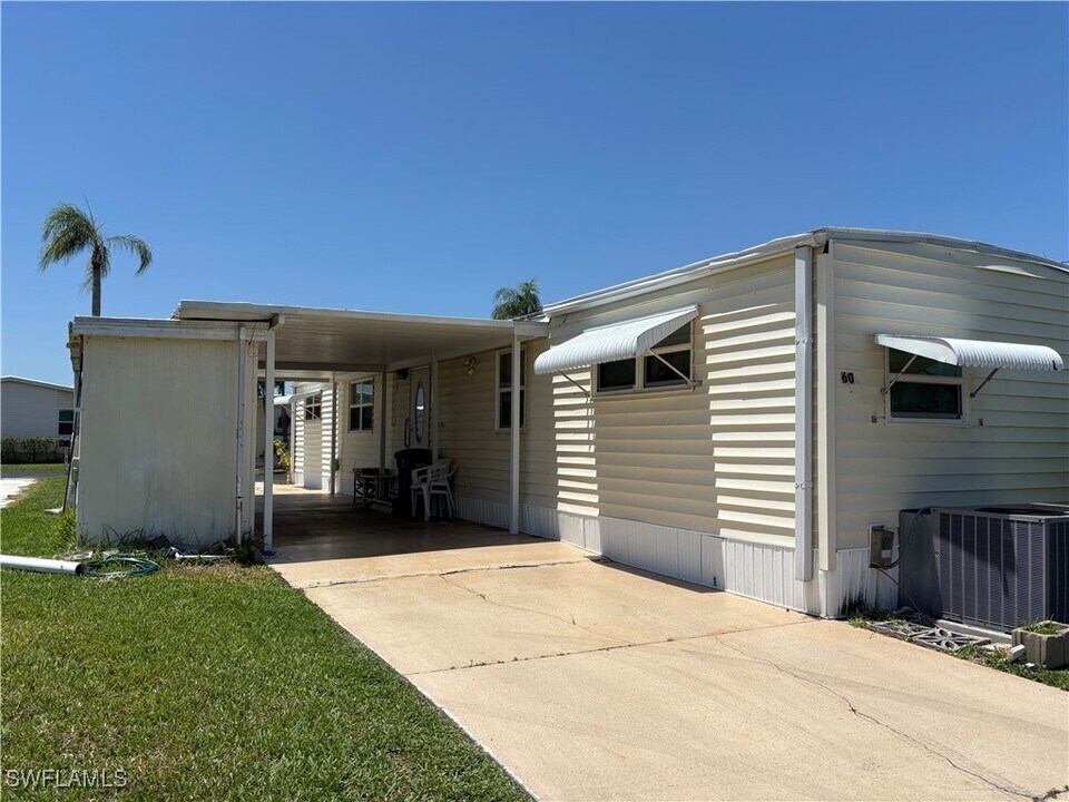 60 Channel Ln in Ft. Myers, FL - Building Photo
