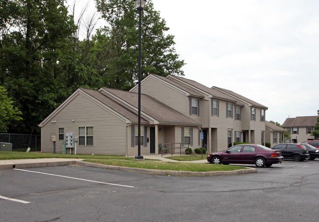 Faith Village Apartments in Columbus, OH - Foto de edificio - Building Photo