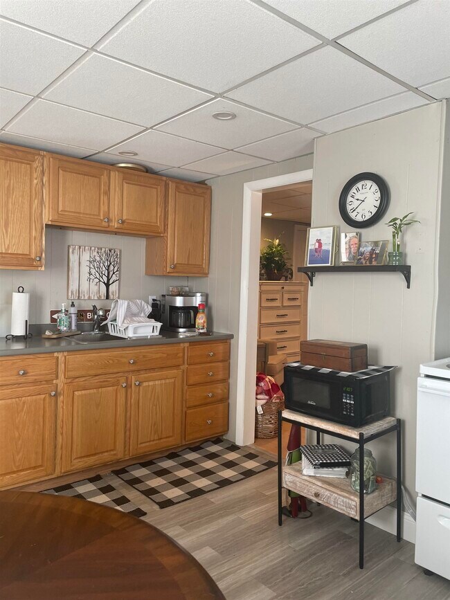 21 Plymouth St in Meredith, NH - Building Photo - Building Photo