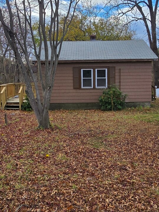 125 Woodland St in Windsor, CT - Building Photo