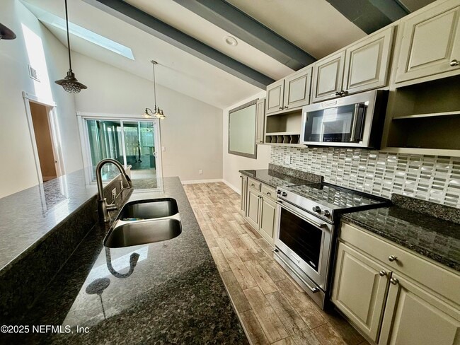 6657 Periwinkle Dr in Jacksonville, FL - Building Photo - Building Photo