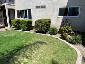 11644 Bellflower Blvd, Unit C in Downey, CA - Building Photo - Building Photo
