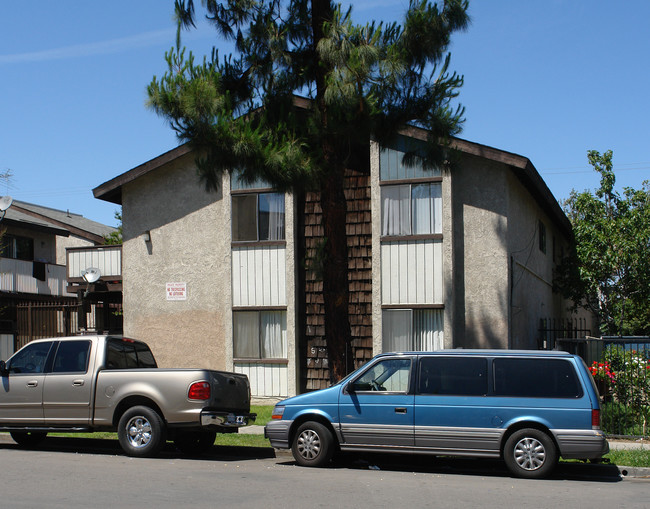 509 E Pine St in Santa Ana, CA - Foto de edificio - Building Photo