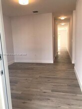 808 E 32nd St in Hialeah, FL - Building Photo - Building Photo