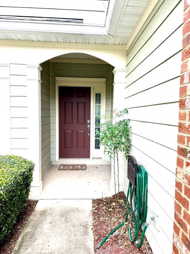 7014 Roundleaf Dr in Jacksonville, FL - Building Photo - Building Photo
