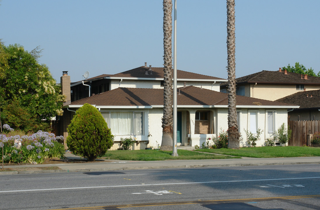 1840 Scott Boulevard in Santa Clara, CA - Foto de edificio