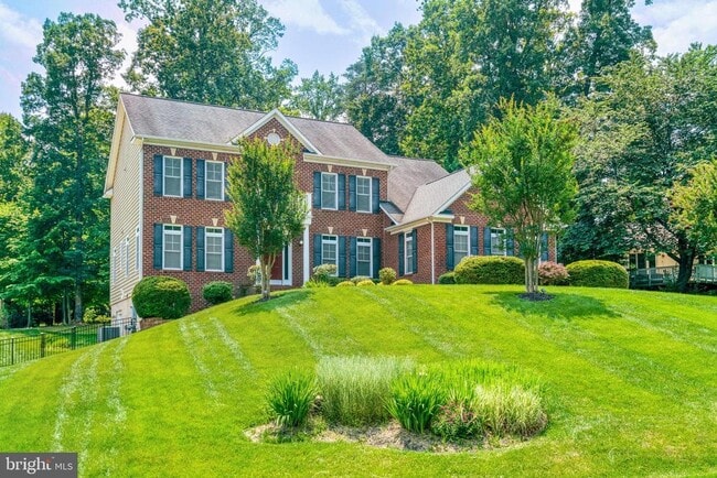 9045 John Sutherland Ln in Lorton, VA - Building Photo - Building Photo