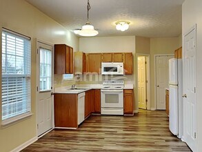 1007 Rutherford Way in Hendersonville, TN - Foto de edificio - Building Photo