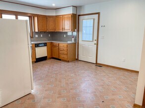 76 Houston Terrace in Stamford, CT - Building Photo - Building Photo