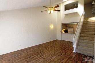 5001 Grande Dr in Pensacola, FL - Foto de edificio - Building Photo