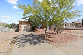 304 Carnival Dr in El Paso, TX - Building Photo - Building Photo
