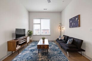 633 E Main St in Louisville, KY - Building Photo