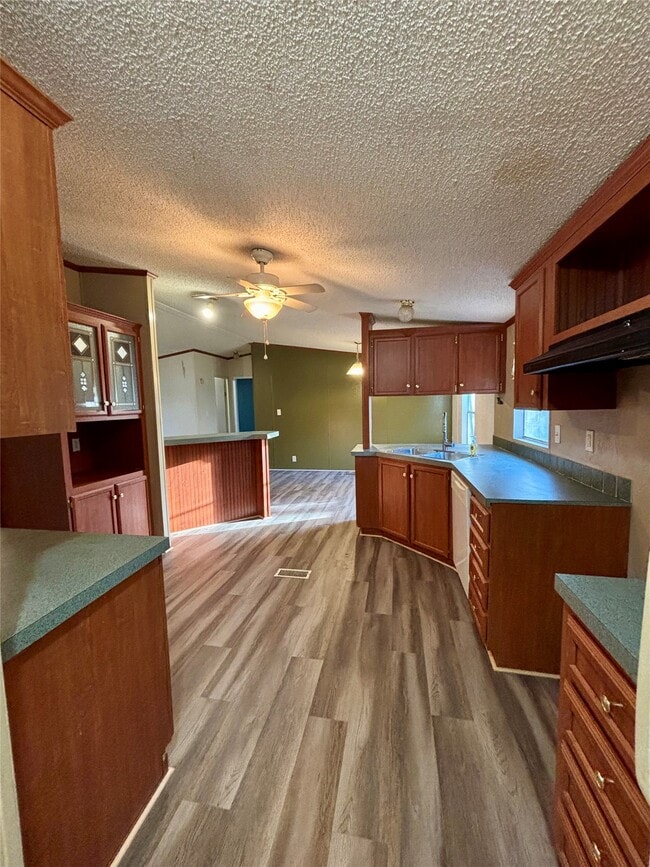 111 Lakeside Woods Dr in Pointblank, TX - Building Photo - Building Photo